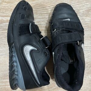 Nike Romaleos 2 - size 6.5/8.5